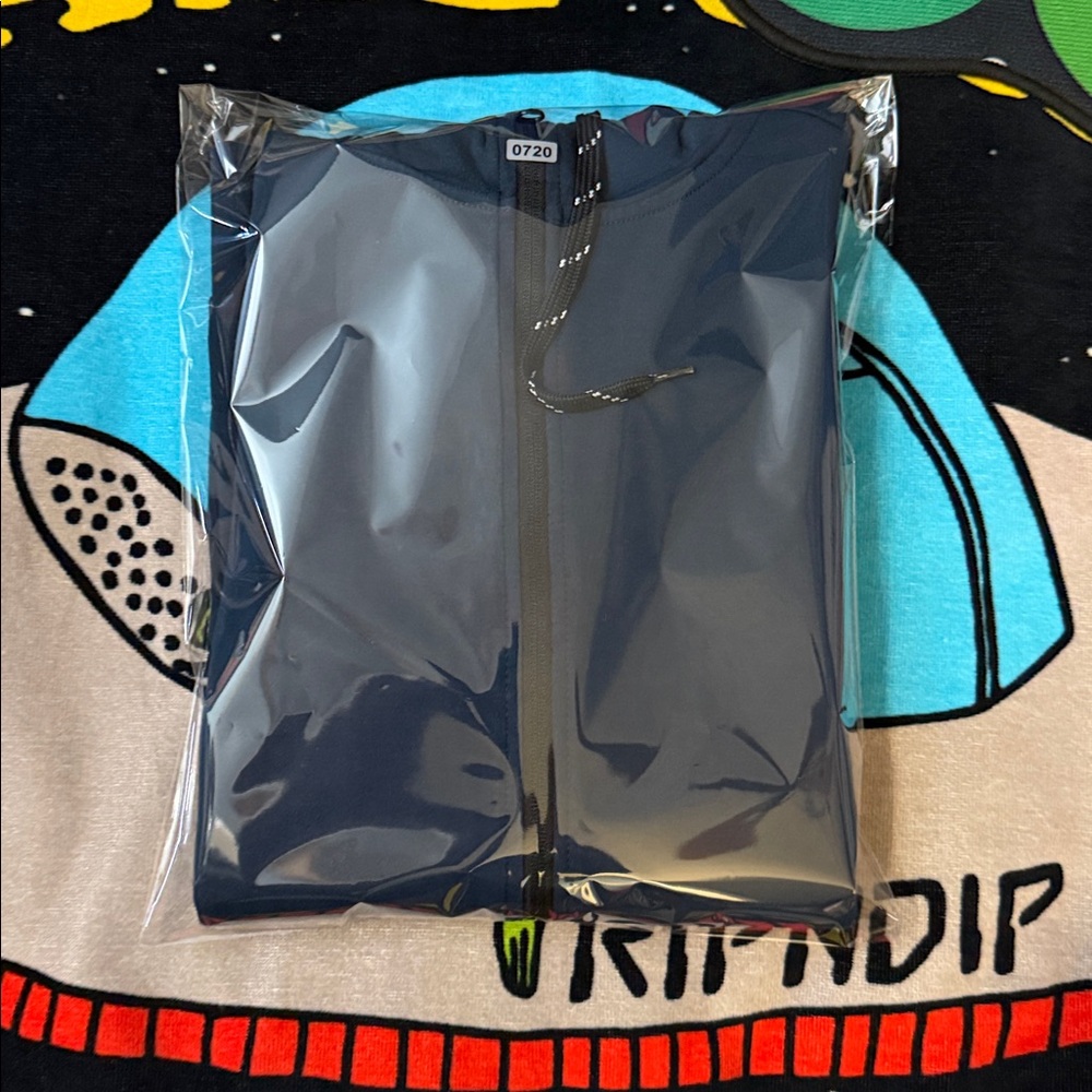 GapFit Performance Hoodie.                        ( Pre-owned ) - Picture 12 of 12